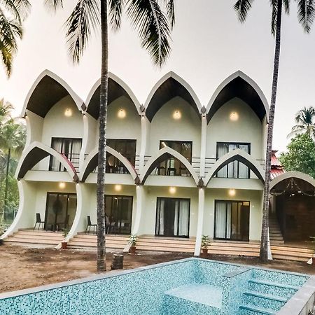 Collection O 47512 Eleven Petals Resort อลีบาก ภายนอก รูปภาพ
