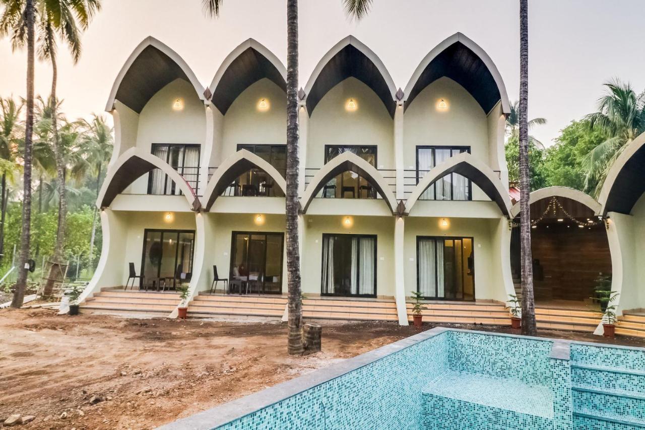 Collection O 47512 Eleven Petals Resort อลีบาก ภายนอก รูปภาพ