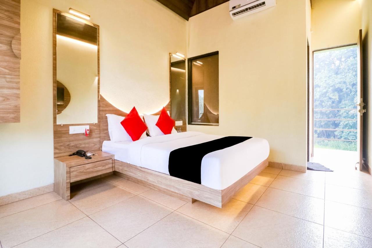 Collection O 47512 Eleven Petals Resort อลีบาก ภายนอก รูปภาพ